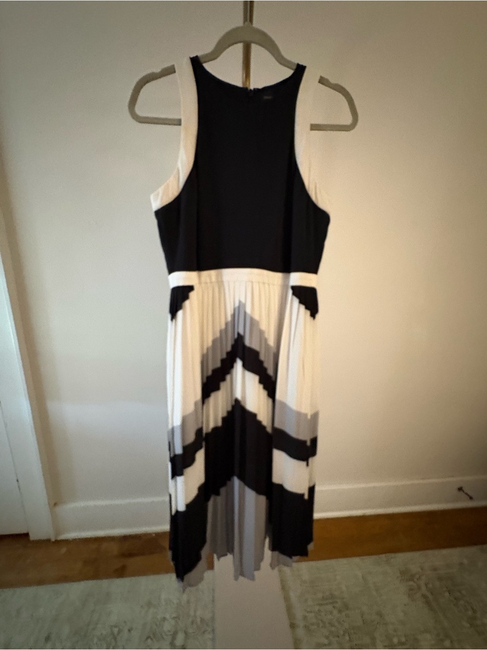 Banana Republic Black and White Chevron Pleated Midi Dress